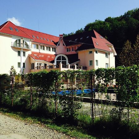 Sonyachna Polyana Hotel Exterior foto