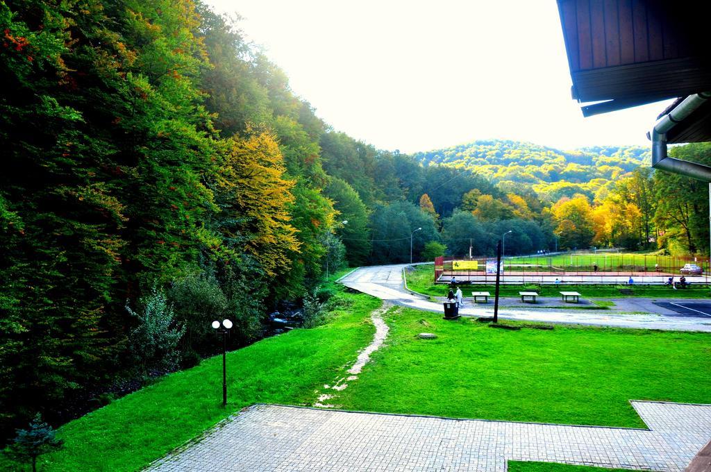 Sonyachna Polyana Hotel Exterior foto